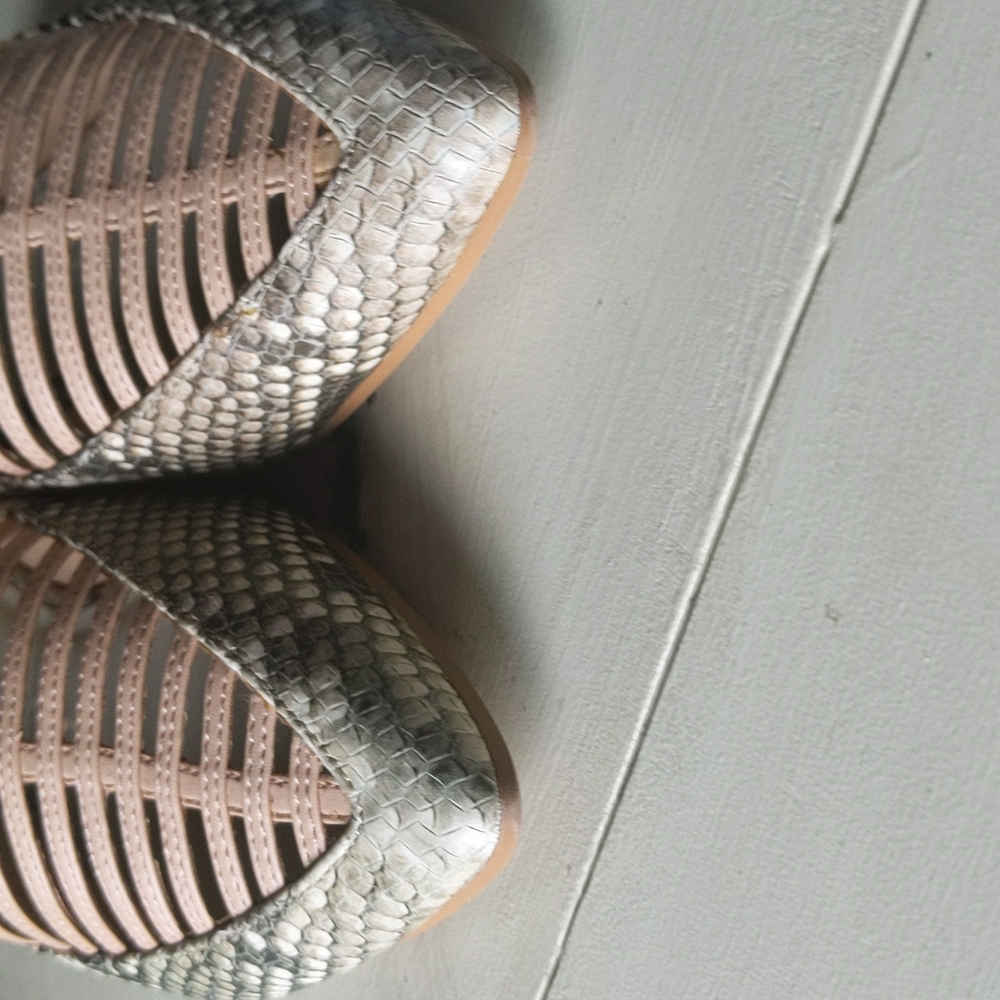 Dolce Vita Kaori Leather Mules - Picture 6 of 12